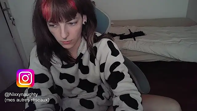 Snapshot of Nixxy_naughty chatting on 02/18/25, 11:41 Nixxy naughty online show from 02/18/25, 11:41