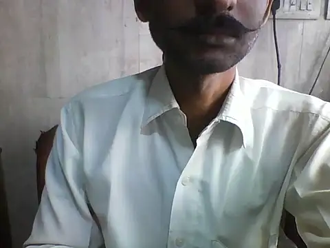 Snapshot of Desi_GfBf chatting on 10/19/25, 06:14 Desi GfBf online show from 10/19/25, 06:14