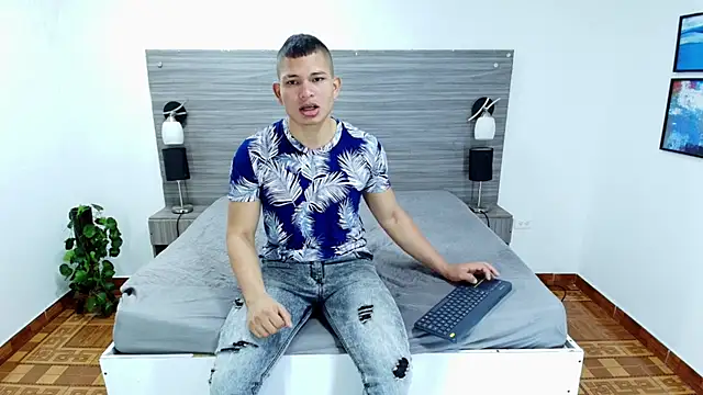 Loony Zion online show from 01/09/25, 01:35