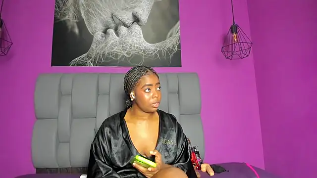 Snapshot of carlota_swan chatting on 10/10/25, 05:45 carlota swan online show from 10/10/25, 05:45