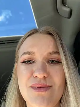 Snapshot of Devill_Angel_ chatting on 03/19/25, 10:55 Devill Angel online show from 03/19/25, 10:55