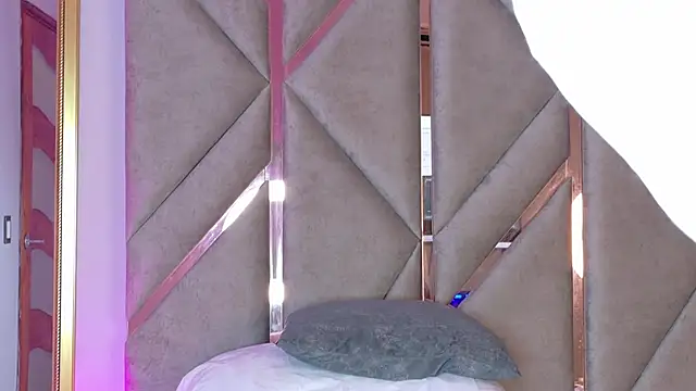 Lola King online show from 03/19/25, 08:23