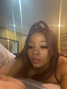 ItsLeyaa online show from 10/15/25, 09:48