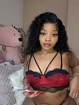 ItsLeyaa online show from 11/04/25, 08:19