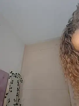 ItsLeyaa online show from 11/16/25, 09:53