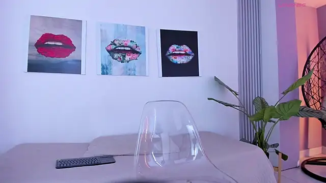 Angela donnato online show from 10/31/25, 03:40