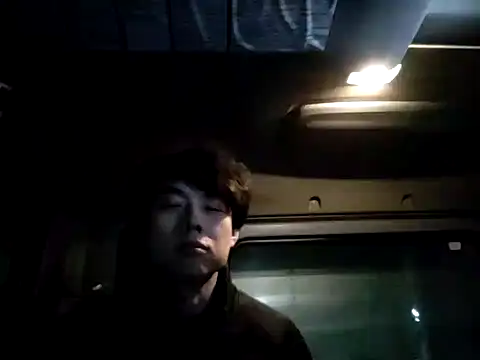 Snapshot of whitebriefboy chatting on 01/19/25, 02:28 whitebriefboy online show from 01/19/25, 02:28