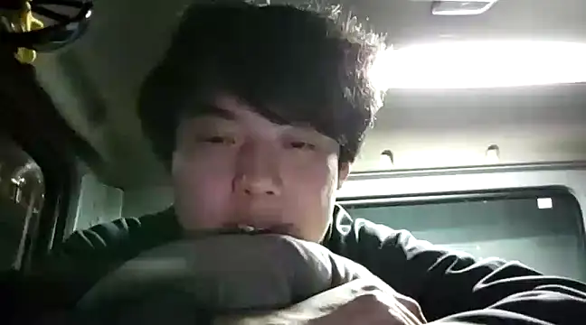 Snapshot of whitebriefboy chatting on 01/24/25, 05:32 whitebriefboy online show from 01/24/25, 05:32