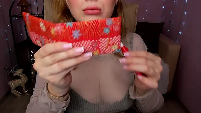 Helens love online show from 12/10/24, 01:22