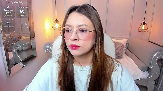 Lanna18 online show from 11/01/25, 11:56