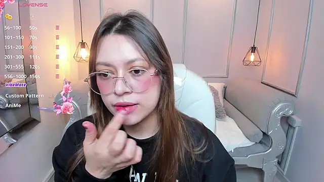 Lanna18 online show from 11/04/25, 11:53