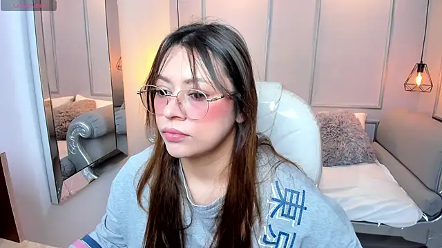 Lanna18 online show from 11/07/25, 11:54