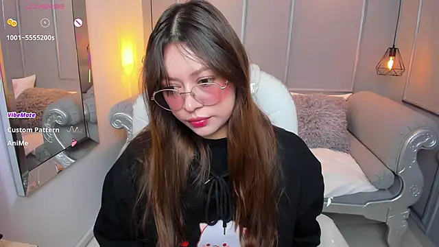 Lanna18 online show from 11/15/25, 12:34