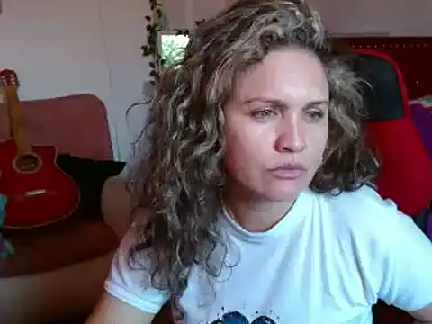 helenca43 online show from 02/20/25, 09:20