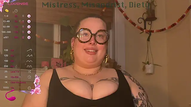 Snapshot of MissBika chatting on 12/21/24, 02:30 MissBika online show from 12/21/24, 02:30