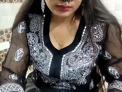 Snapshot of Aarvi_Arora chatting on 12/05/24, 02:11 Aarvi Arora online show from 12/05/24, 02:11