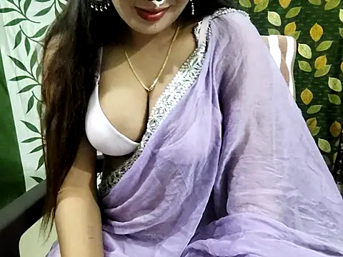 Snapshot of Aarvi_Arora chatting on 03/07/25, 09:18 Aarvi Arora online show from 03/07/25, 09:18