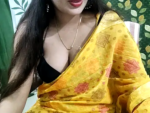 Snapshot of Aarvi_Arora chatting on 03/08/25, 09:06 Aarvi Arora online show from 03/08/25, 09:06