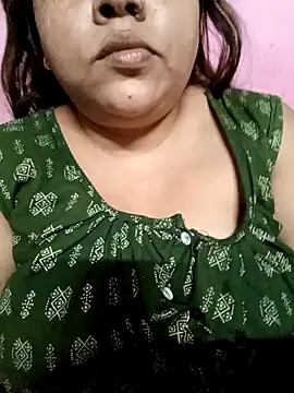 Snapshot of Beautyy38 chatting on 10/13/25, 06:41 Beautyy38 online show from 10/13/25, 06:41