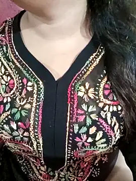 Snapshot of Beautyy38 chatting on 10/25/25, 03:36 Beautyy38 online show from 10/25/25, 03:36