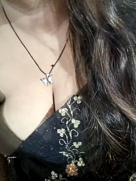 Snapshot of Beautyy38 chatting on 11/08/25, 03:29 Beautyy38 online show from 11/08/25, 03:29