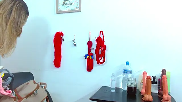 JessicaRabbit04 online show from 01/10/25, 04:54