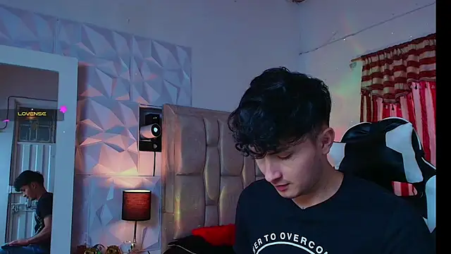 Snapshot of santyago_taylor chatting on 01/24/25, 08:00 santyago taylor online show from 01/24/25, 08:00