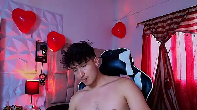 Snapshot of santyago_taylor chatting on 02/19/25, 10:09 santyago taylor online show from 02/19/25, 10:09