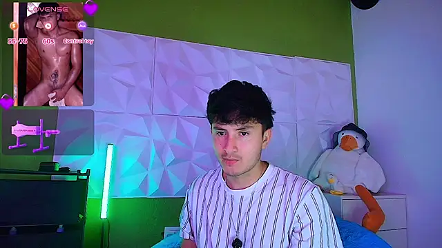 Snapshot of santyago_taylor chatting on 10/03/25, 07:11 santyago taylor online show from 10/03/25, 07:11