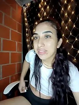 Snapshot of ifeelverywet_andhot chatting on 11/01/25, 04:14 ifeelverywet andhot online show from 11/01/25, 04:14