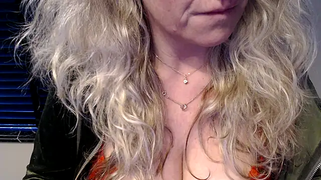 JenniLowen online show from 03/03/25, 02:26