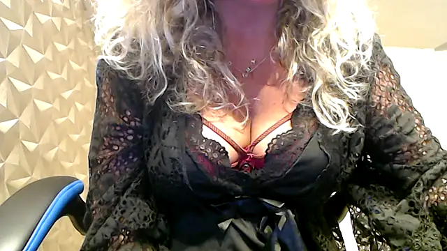 JenniLowen online show from 10/28/25, 11:58