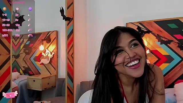 NaiirobiSwan online show from 10/27/25, 08:02