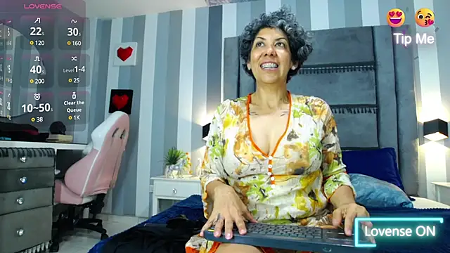 Snapshot of Julianewell chatting on 02/06/25, 06:46 Julianewell online show from 02/06/25, 06:46