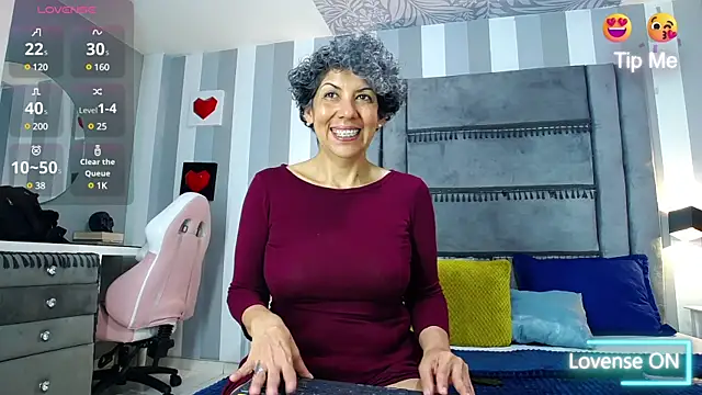 Snapshot of Julianewell chatting on 02/08/25, 03:31 Julianewell online show from 02/08/25, 03:31