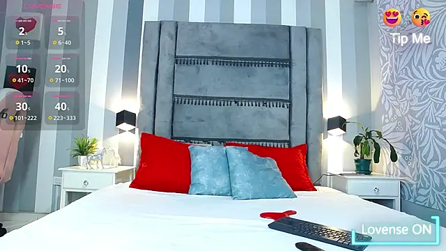 Snapshot of Julianewell chatting on 03/08/25, 12:41 Julianewell online show from 03/08/25, 12:41