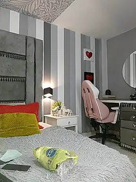 Snapshot of Julianewell chatting on 11/07/25, 12:16 Julianewell online show from 11/07/25, 12:16