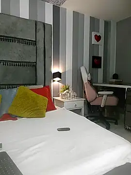 Snapshot of Julianewell chatting on 11/11/25, 12:38 Julianewell online show from 11/11/25, 12:38