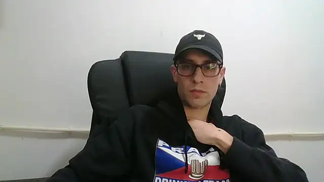 Snapshot of mikealcorleone chatting on 12/12/24, 11:03 mikealcorleone online show from 12/12/24, 11:03