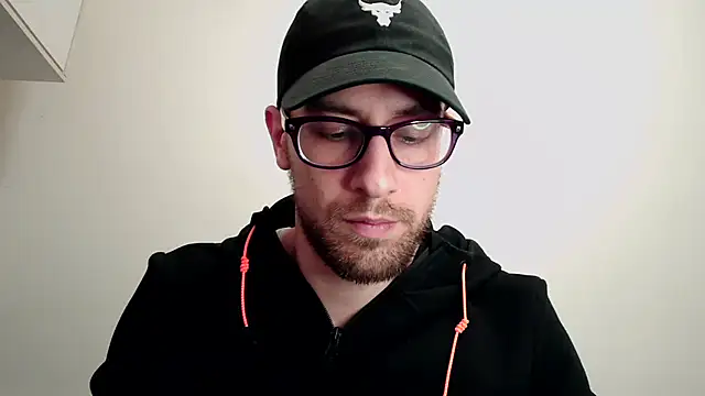 Snapshot of mikealcorleone chatting on 03/08/25, 07:31 mikealcorleone online show from 03/08/25, 07:31