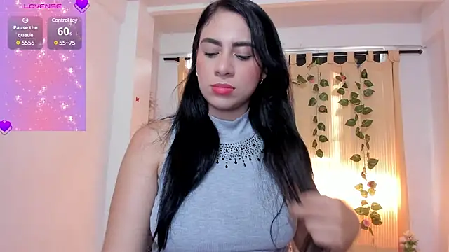 Snapshot of KeraniShakti chatting on 01/24/25, 12:10 KeraniShakti online show from 01/24/25, 12:10