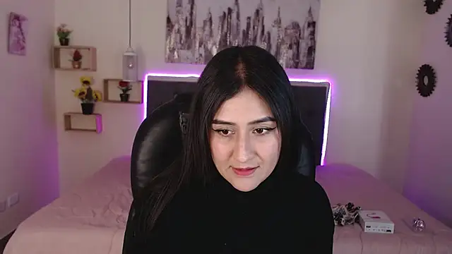 Snapshot of mia_aira chatting on 12/17/24, 08:21 mia aira online show from 12/17/24, 08:21