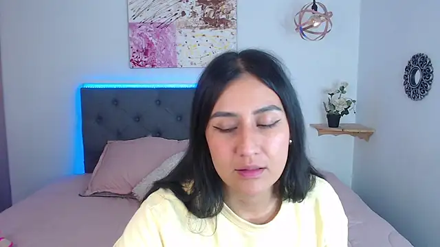 Snapshot of mia_aira chatting on 02/11/25, 08:31 mia aira online show from 02/11/25, 08:31