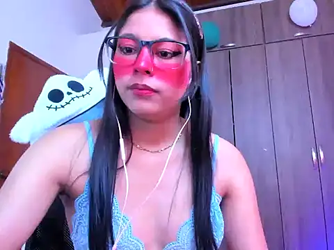  ALLYSON18  online show from 10/26/25, 11:27