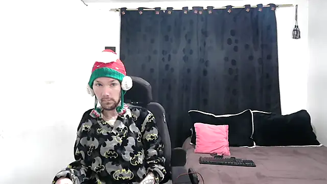 Snapshot of Sophia_and_Thomas chatting on 12/24/24, 11:38 Sophia and Thomas online show from 12/24/24, 11:38