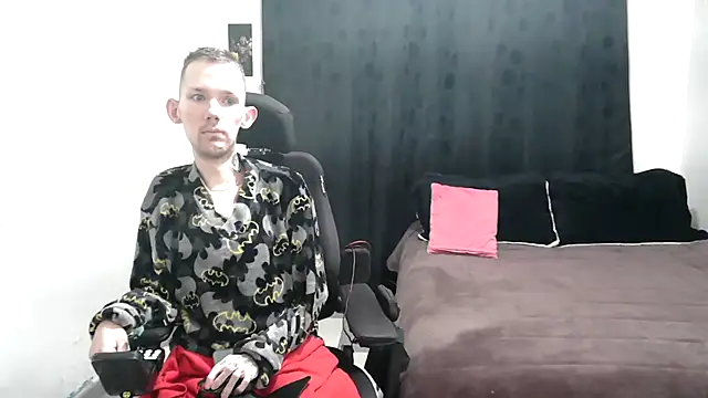 Snapshot of Sophia_and_Thomas chatting on 01/03/25, 11:14 Sophia and Thomas online show from 01/03/25, 11:14