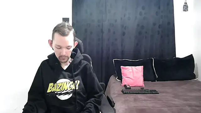 Snapshot of Sophia_and_Thomas chatting on 02/16/25, 11:49 Sophia and Thomas online show from 02/16/25, 11:49