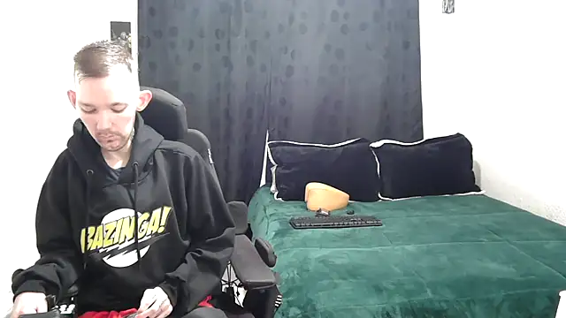 Snapshot of Sophia_and_Thomas chatting on 03/07/25, 09:51 Sophia and Thomas online show from 03/07/25, 09:51