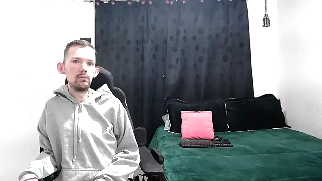 Snapshot of Sophia_and_Thomas chatting on 03/19/25, 10:22 Sophia and Thomas online show from 03/19/25, 10:22