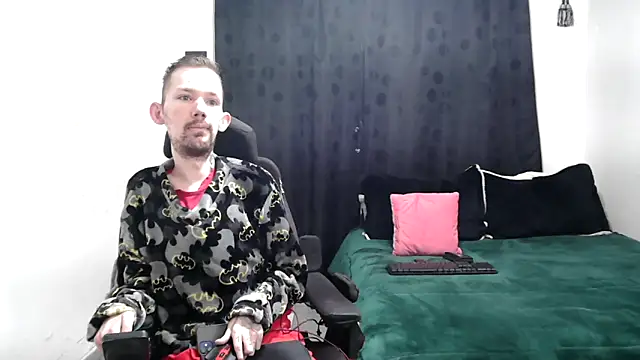 Snapshot of Sophia_and_Thomas chatting on 03/22/25, 10:28 Sophia and Thomas online show from 03/22/25, 10:28